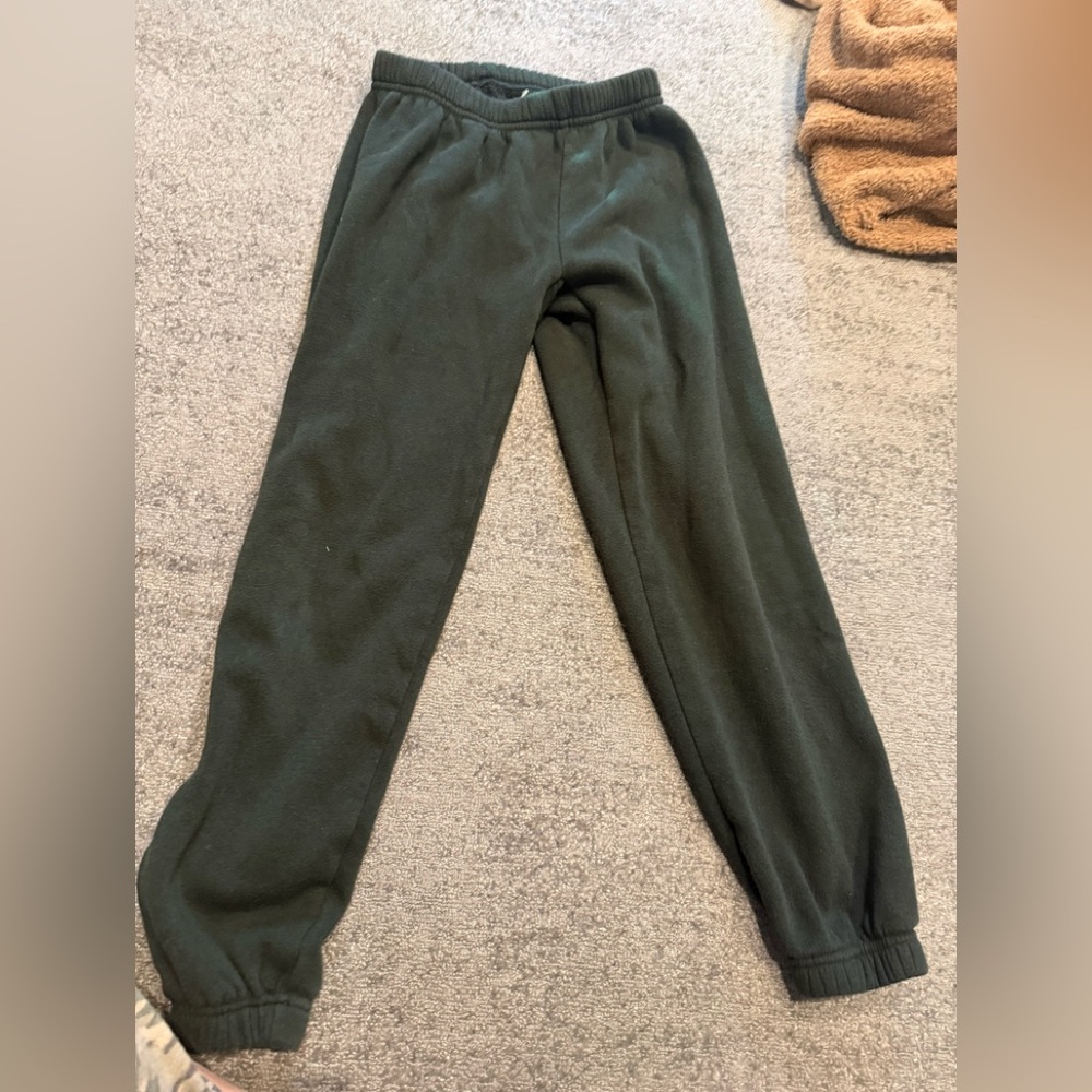 Dark Green Fleece Sweatpants
Katie J hunter green size medium